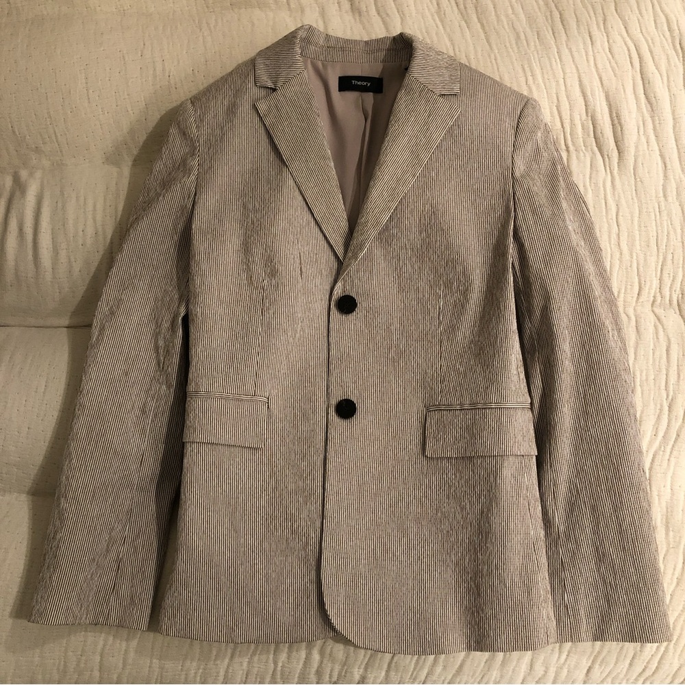 Theory Classic Shrunken Jacket in Beige/White Seersucker